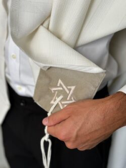 ⁦טלית מהודרת דגם ג׳נובה⁩ – תמונה ⁦2⁩