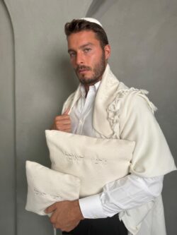 מארז פרימיום אריג קטיפתי חלק שמנת