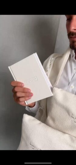 ⁦מארז פרימיום אריג קטיפתי חלק שמנת⁩ – תמונה ⁦3⁩