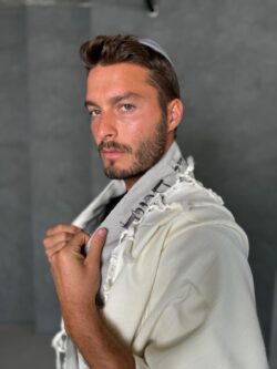 ⁦טלית מהודרת בגוון אפרפר⁩ – תמונה ⁦5⁩