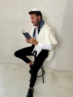 ⁦טלית מהודרת דגם ג׳נובה כחול⁩ – תמונה ⁦3⁩
