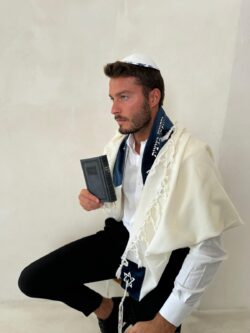 טלית מהודרת דגם ג׳נובה כחול