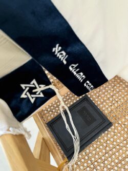 ⁦טלית מהודרת דגם ג׳נובה כחול⁩ – תמונה ⁦4⁩