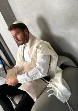⁦מארז פרימיום אריג קטיפתי חלק חול⁩ – תמונה ⁦3⁩