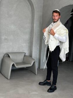 טלית מהודרת בגוון חול