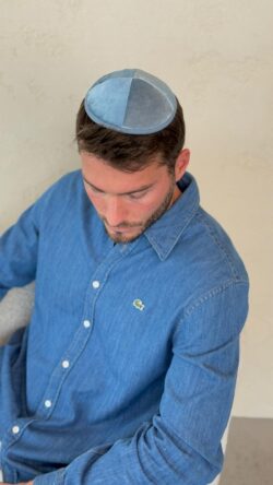 ⁦כיפה קטיפה צבע כחול⁩ – תמונה ⁦2⁩