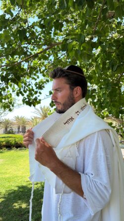 טלית דגם לורן
