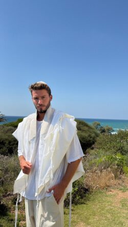 טלית דגם הרמס גוון פשתן